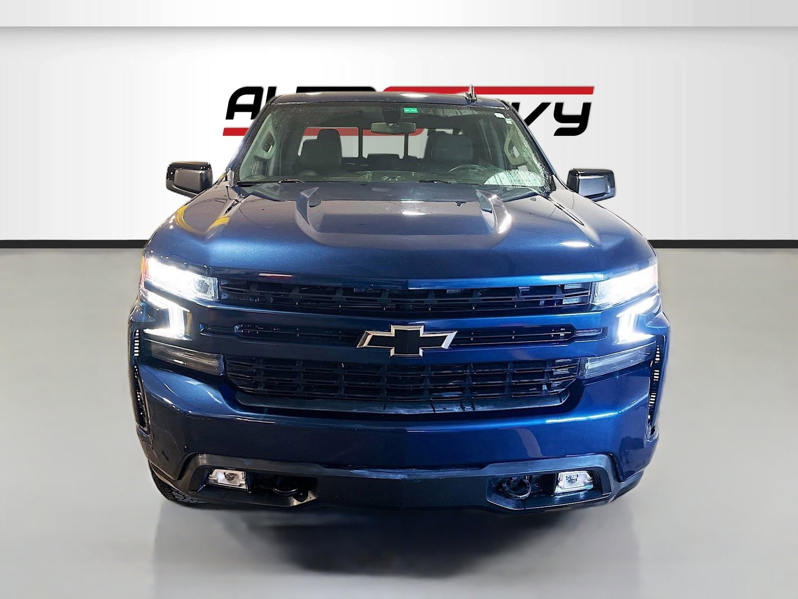 Used 2022 Chevrolet Silverado 1500 RST w/ Convenience Package II AWD/4WD image 2
