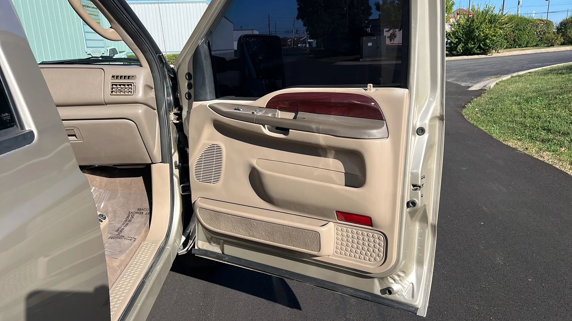 Used 2004 Ford Excursion Limited image 16