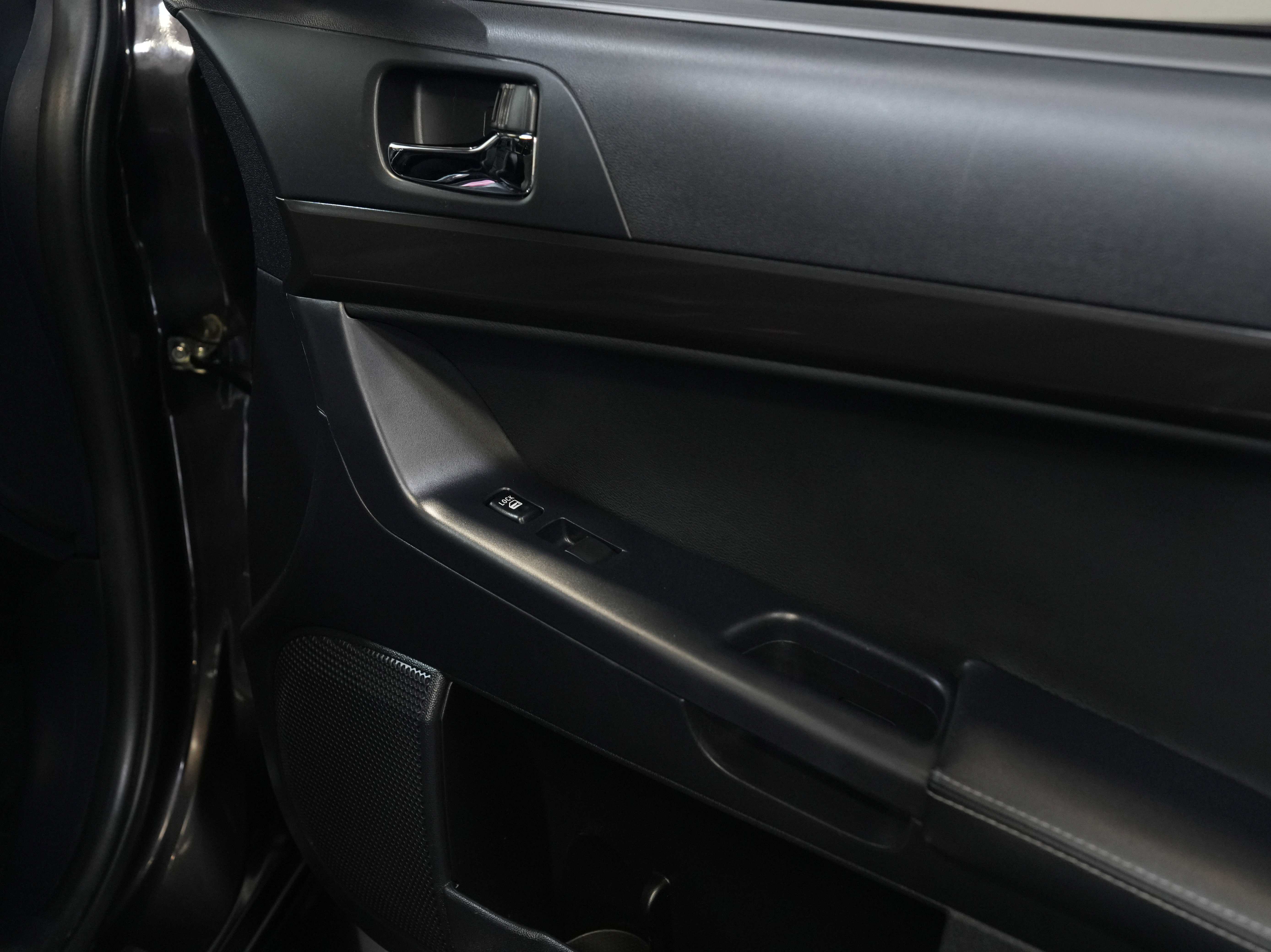 Used 2010 Mitsubishi Lancer Evolution MR image 26