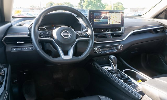 Certified 2025 Nissan Altima 2.5 SL FWD image 14