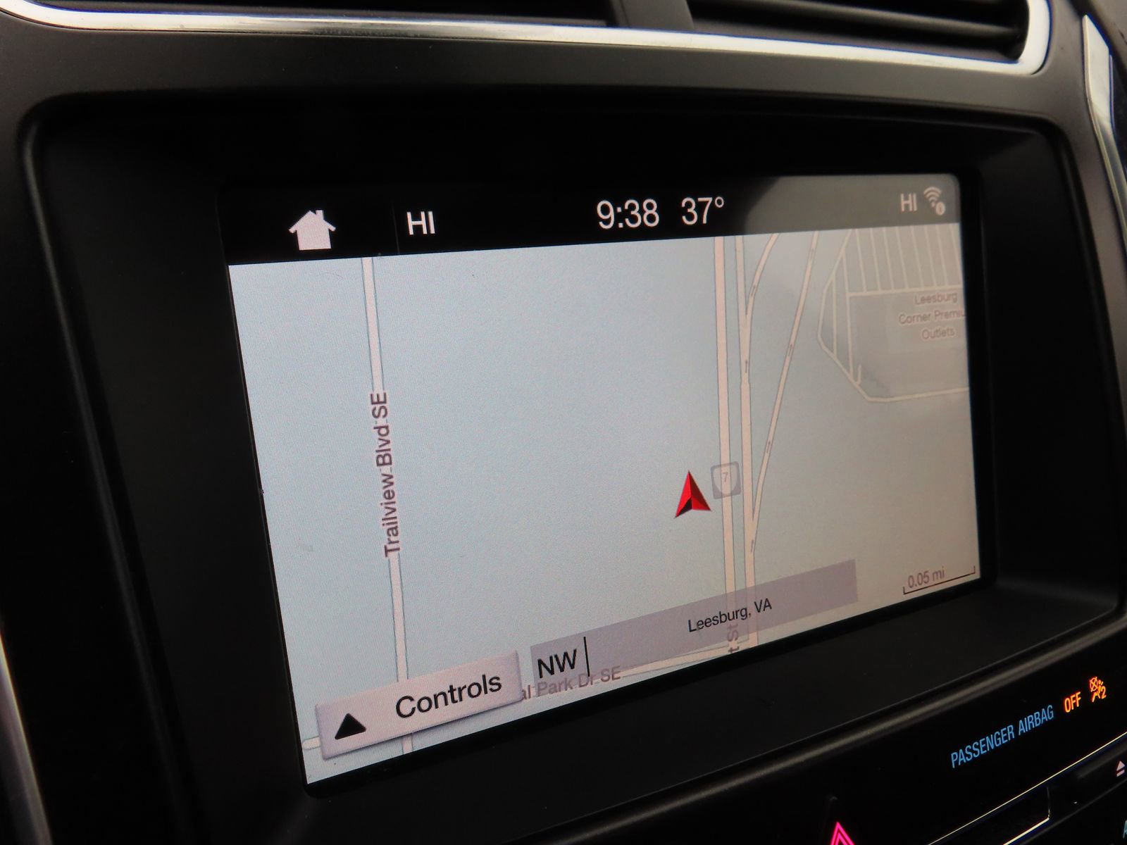 Used 2017 Ford Explorer Platinum image 23