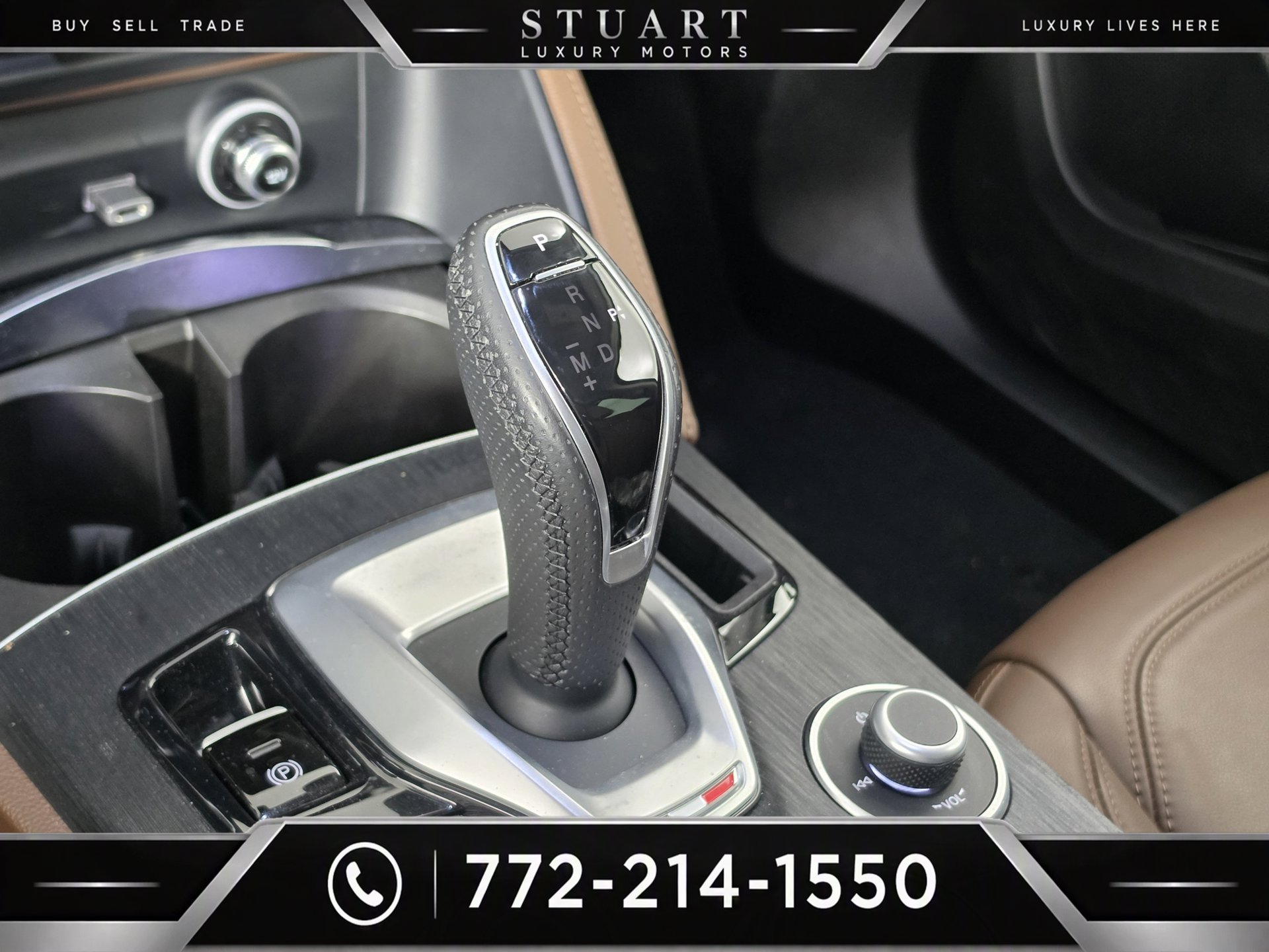 Used 2020 Alfa Romeo Stelvio Sport w/ Quick Order Package 22K Sport RWD image 15