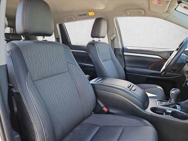 Certified 2019 Toyota Highlander Plus FWD image 21