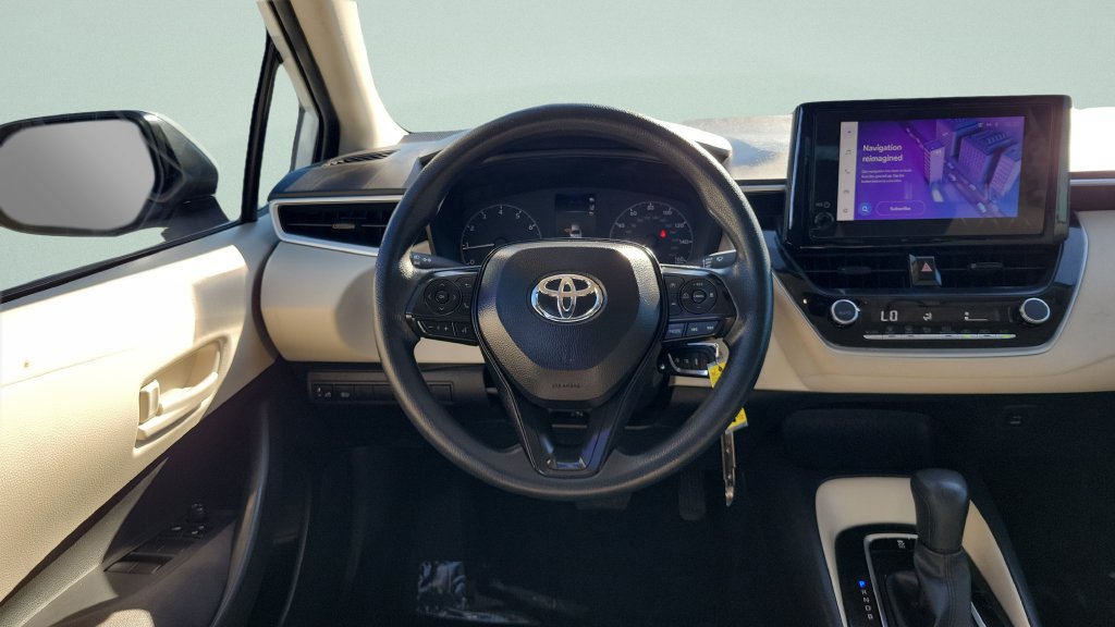 Used 2025 Toyota Corolla LE FWD image 11