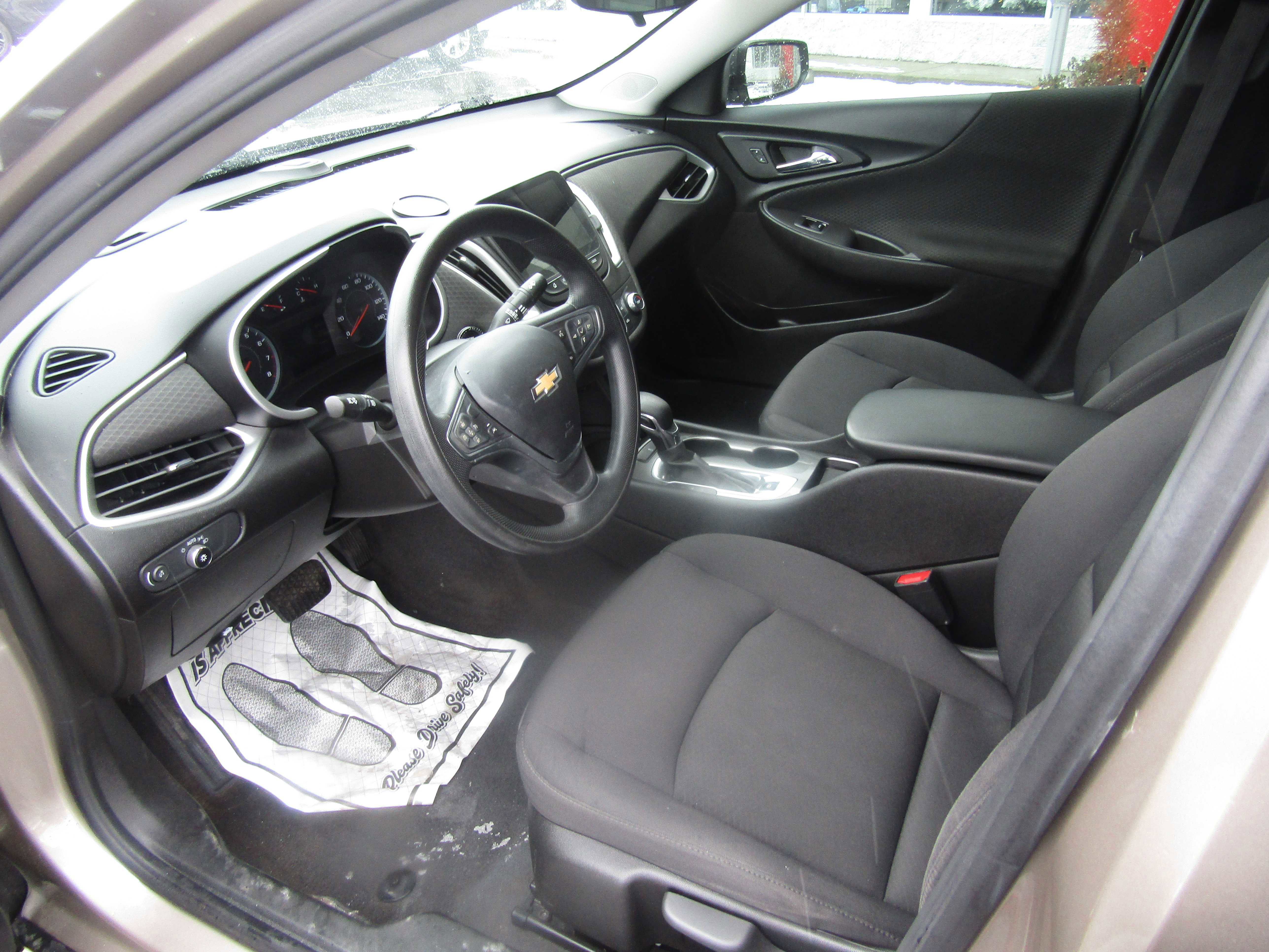 Used 2023 Chevrolet Malibu LS image 9