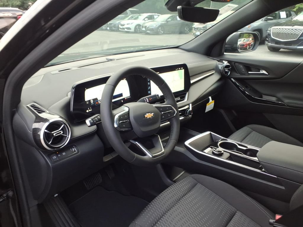 New 2027 Chevrolet Equinox LT w/ Safety and Technology Package FWD image 11