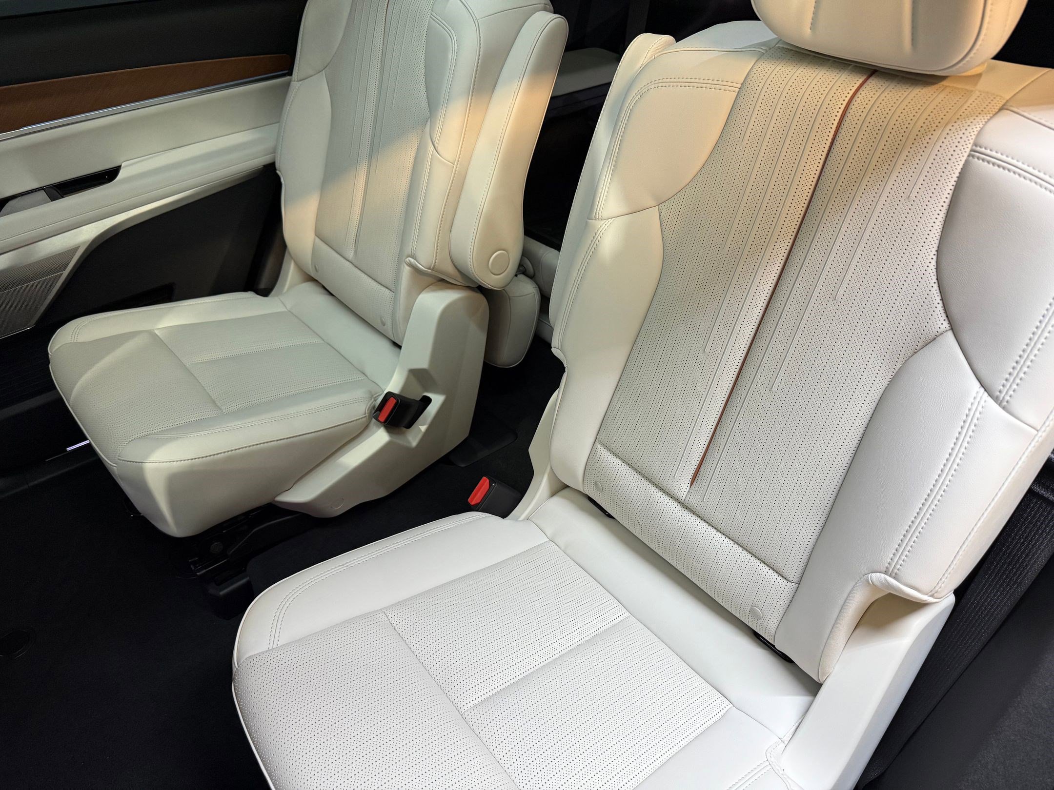 New 2026 Cadillac Vistiq Sport image 44