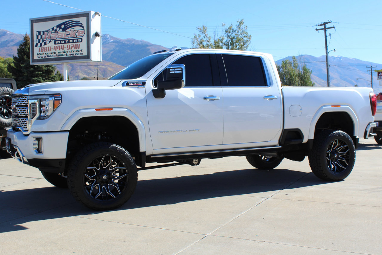 Used 2022 GMC Sierra 3500 Denali w/ Denali Ultimate Package image 2