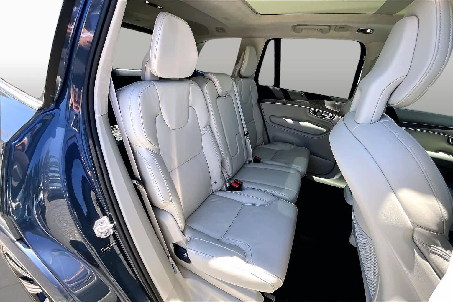 Used 2021 Volvo XC90 T6 Inscription w/ Lounge Package AWD/4WD image 29