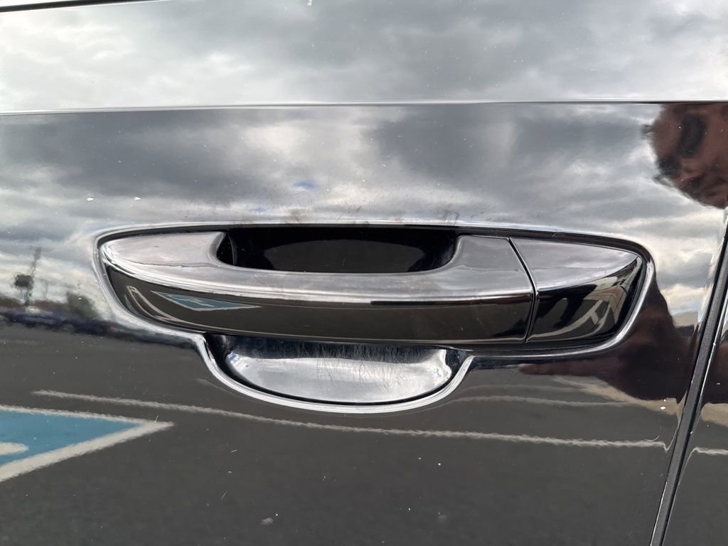 Used 2013 Volkswagen Passat TDI SE image 12