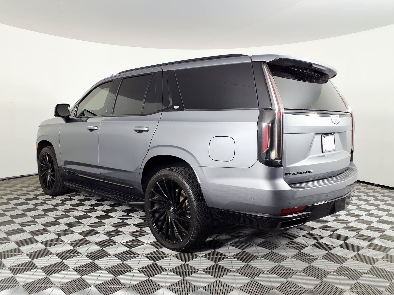 Used 2021 Cadillac Escalade Sport w/ LPO, Illumination Package RWD image 6