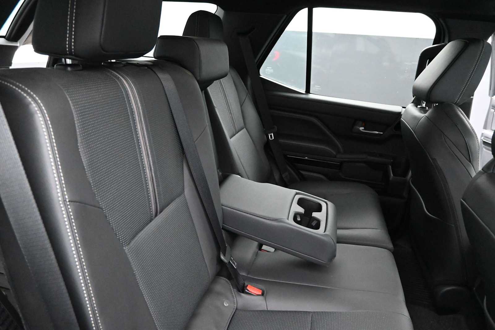 Used 2025 Toyota 4Runner Limited AWD/4WD image 28