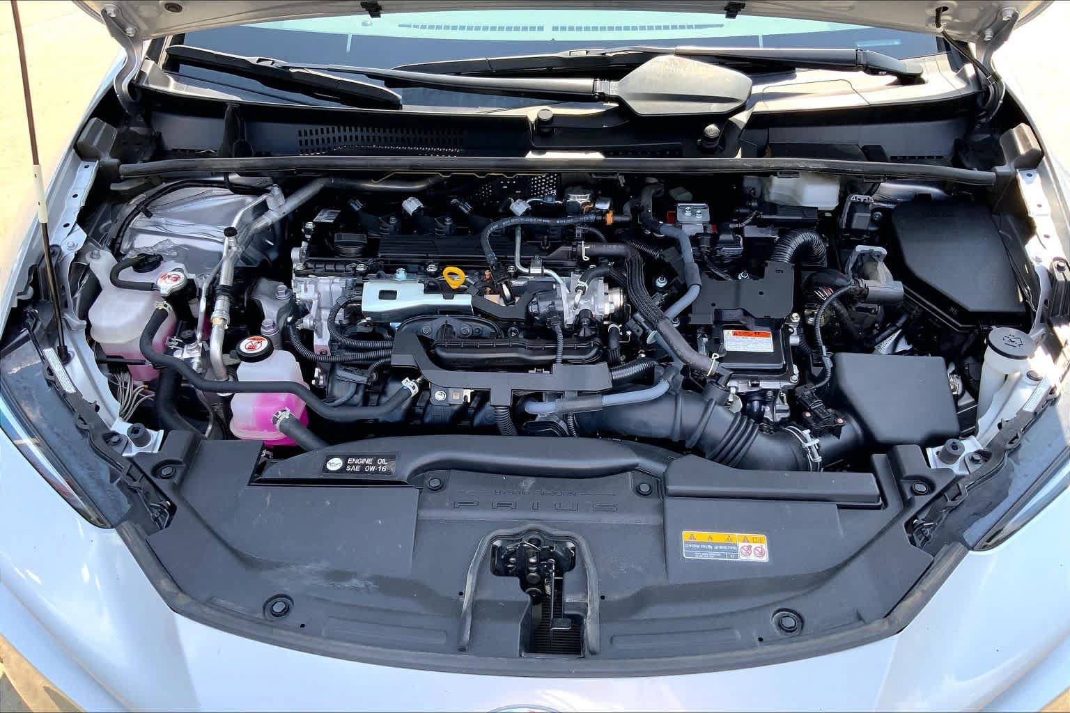 Used 2025 Toyota Prius LE FWD image 29