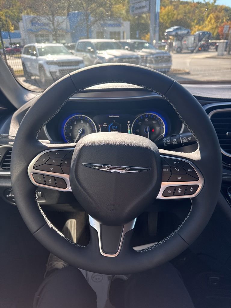 New 2026 Chrysler Pacifica Select image 15