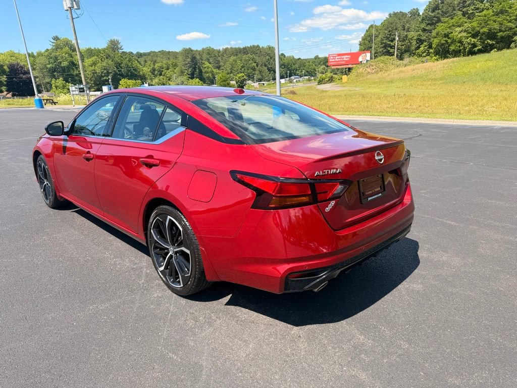 Used 2024 Nissan Altima 2.5 SR FWD image 7
