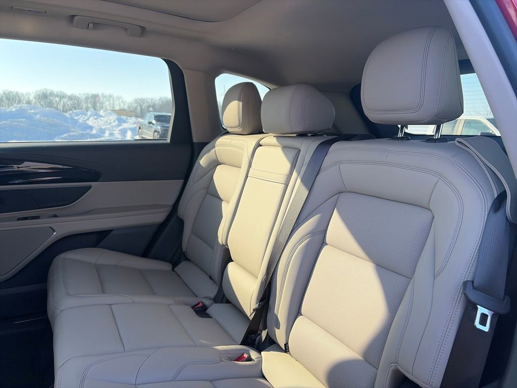 Used 2025 Lincoln Nautilus Premier w/ Equipment Group 102A AWD/4WD image 32