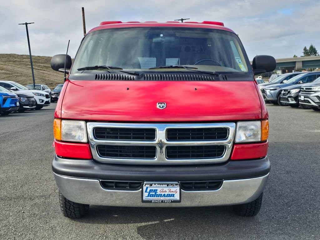 Used 2000 Dodge B2500 RWD image 2