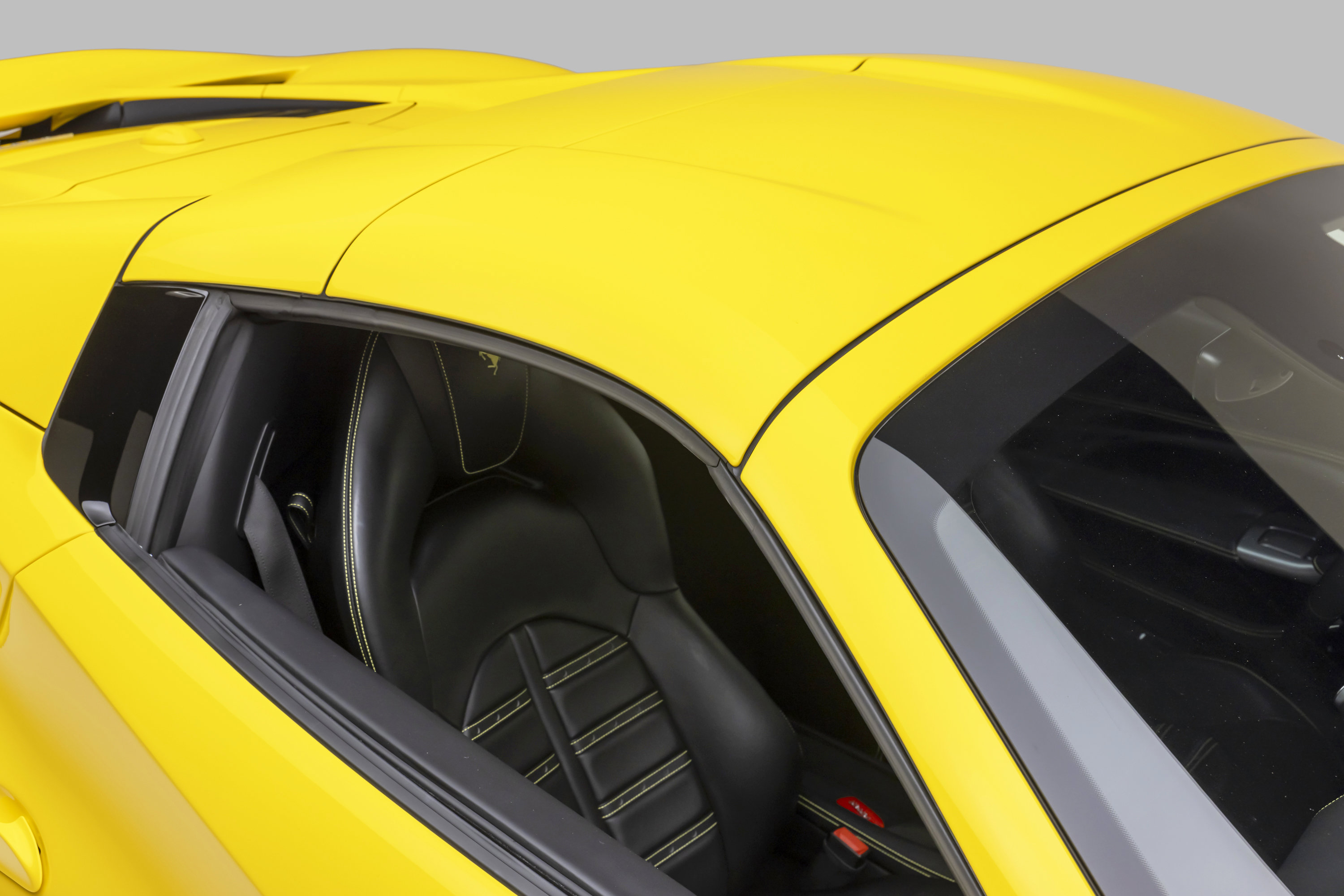 Certified 2022 Ferrari F8 Tributo RWD image 35