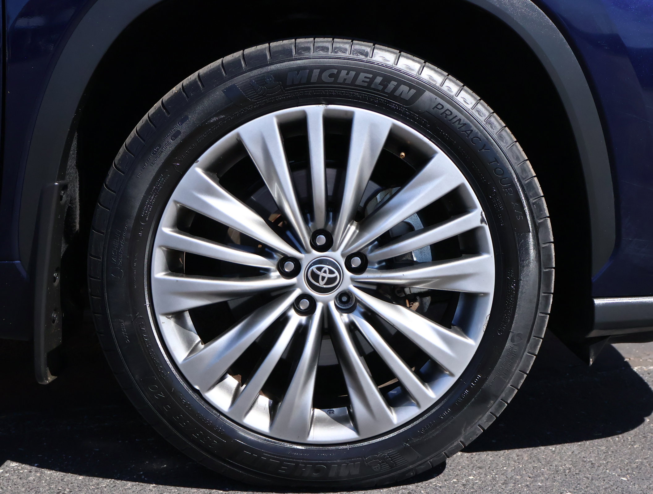 Used 2021 Toyota Highlander Platinum image 31