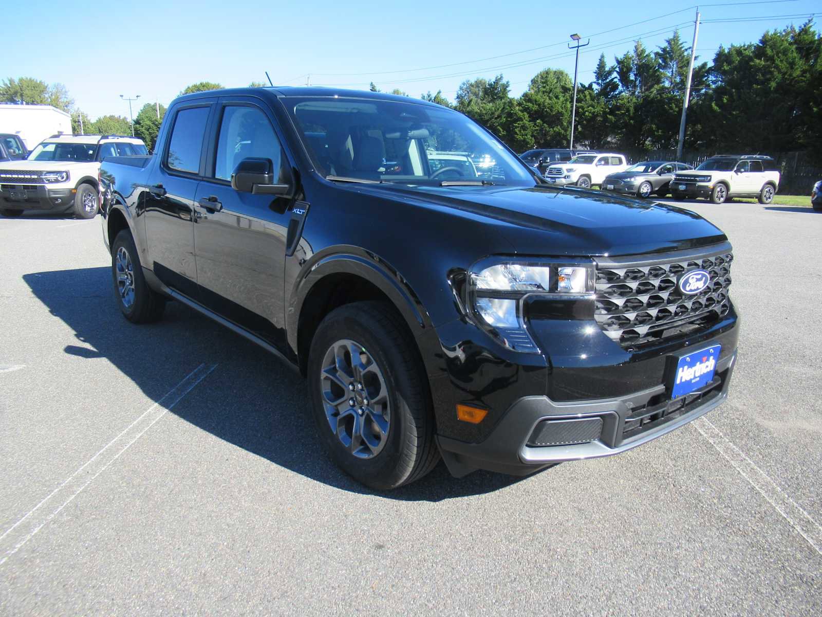 New 2025 Ford Maverick XLT w/ Equipment Group 301A image 3