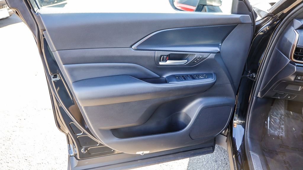 Used 2024 Toyota Grand Highlander AWD Hybrid image 23