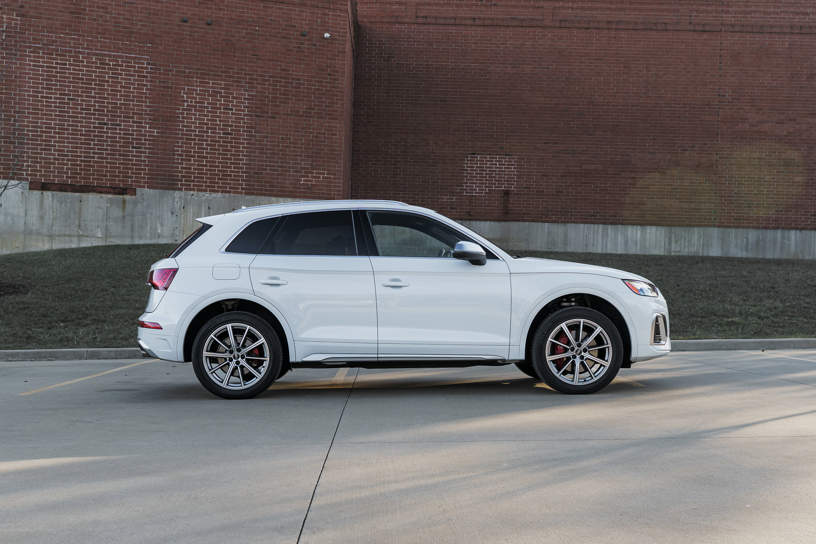 Certified 2025 Audi SQ5 Premium Plus image 3