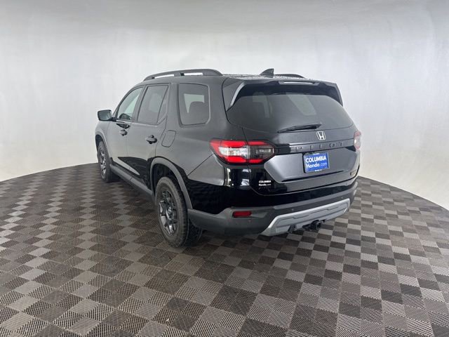 Certified 2025 Honda Pilot TrailSport image 9
