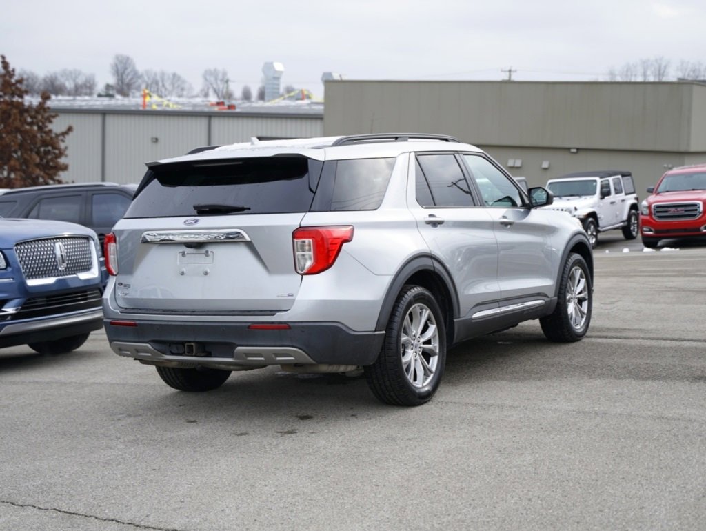 Used 2020 Ford Explorer XLT w/ Equipment Group 202A image 5