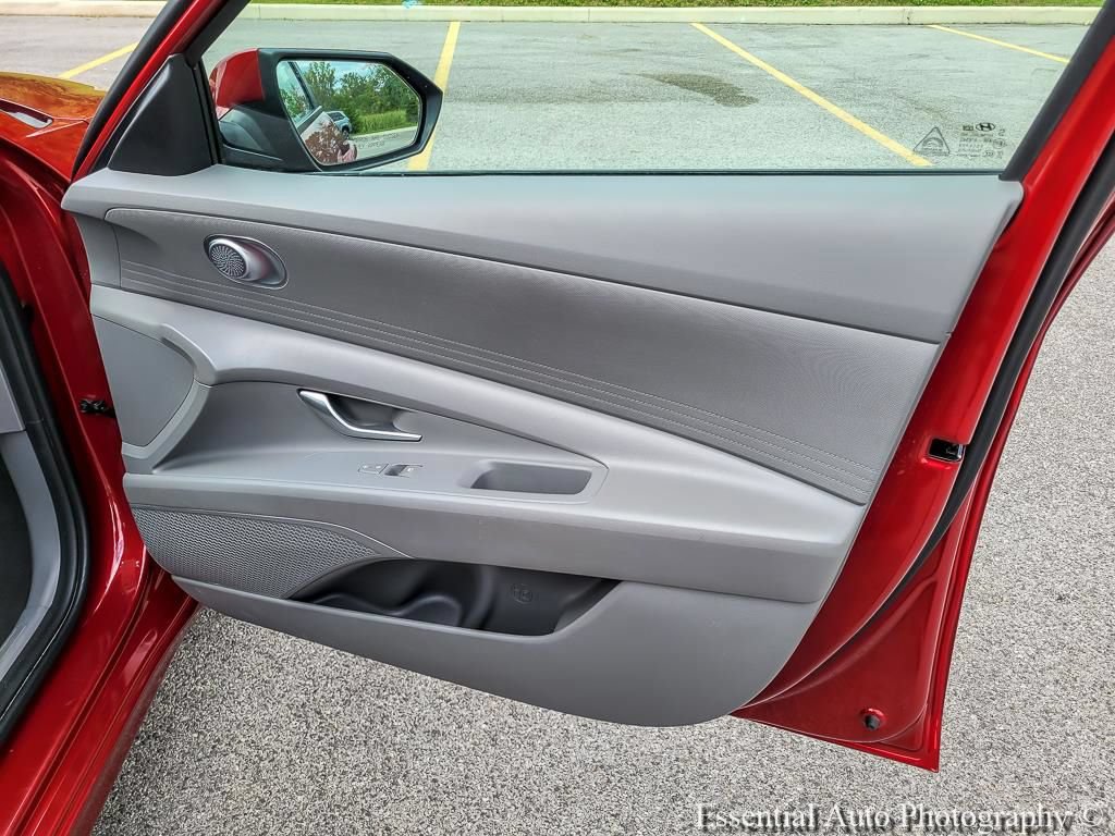 Used 2024 Hyundai Elantra SEL FWD image 29