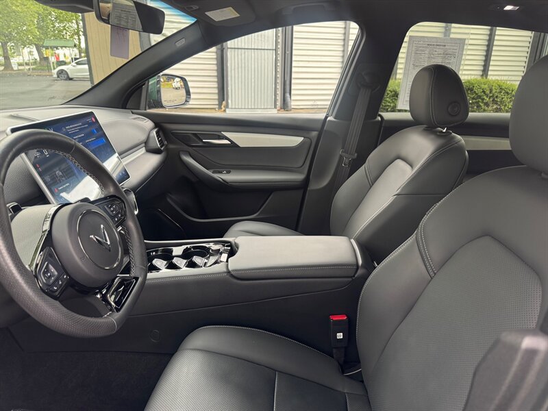 Used 2023 VinFast VF 8 Plus AWD/4WD image 11