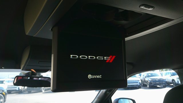 Used 2019 Dodge Grand Caravan SE image 16