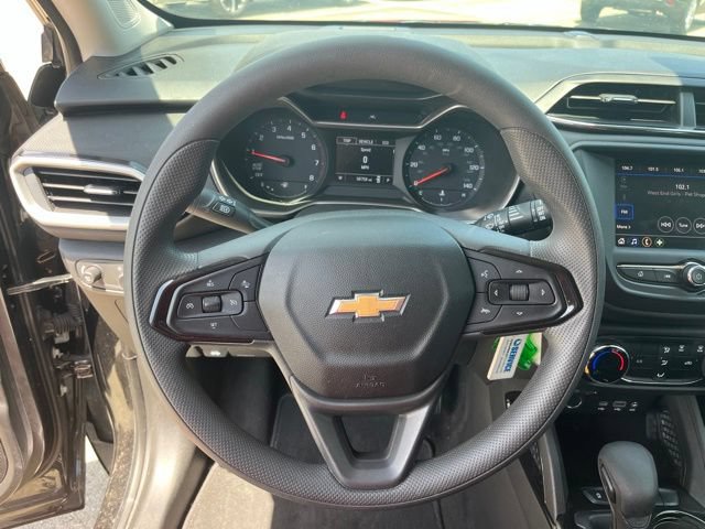 Used 2023 Chevrolet TrailBlazer LS FWD image 15