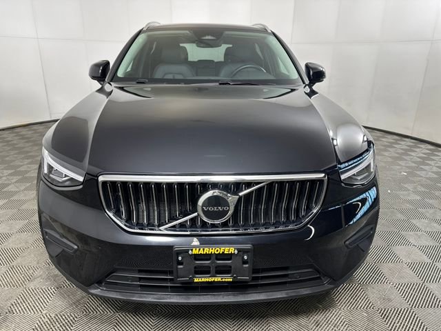 Used 2025 Volvo XC40 B5 Core image 8