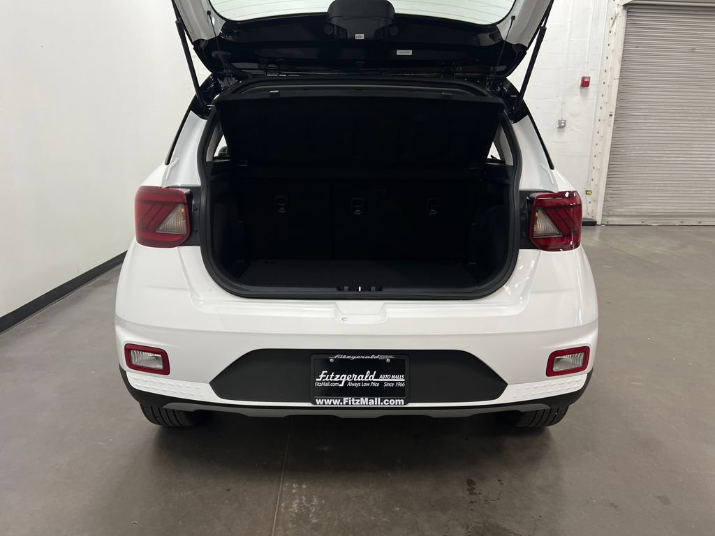 Used 2025 Hyundai Venue Limited FWD image 24