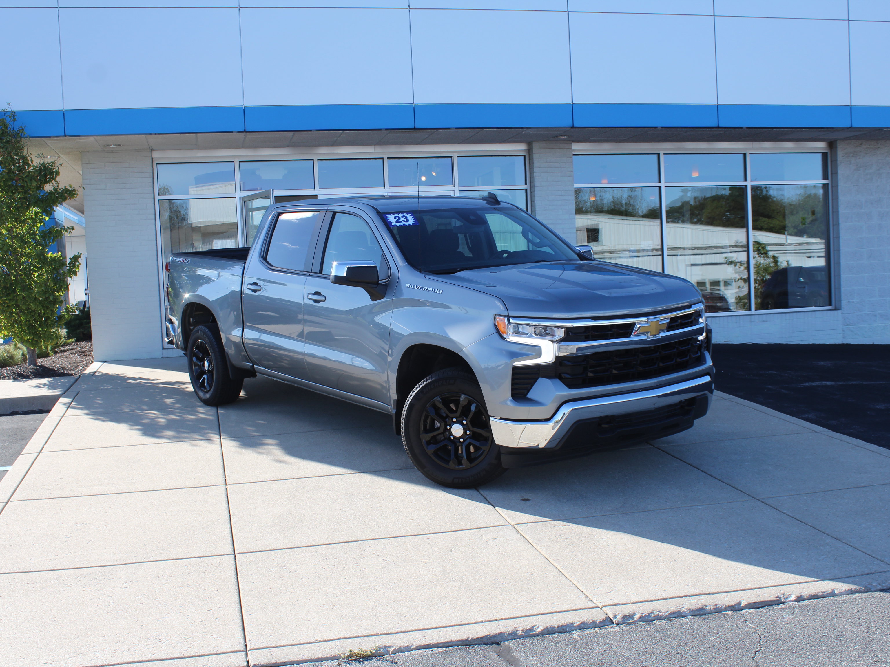 Used 2023 Chevrolet Silverado 1500 LT AWD/4WD image 30