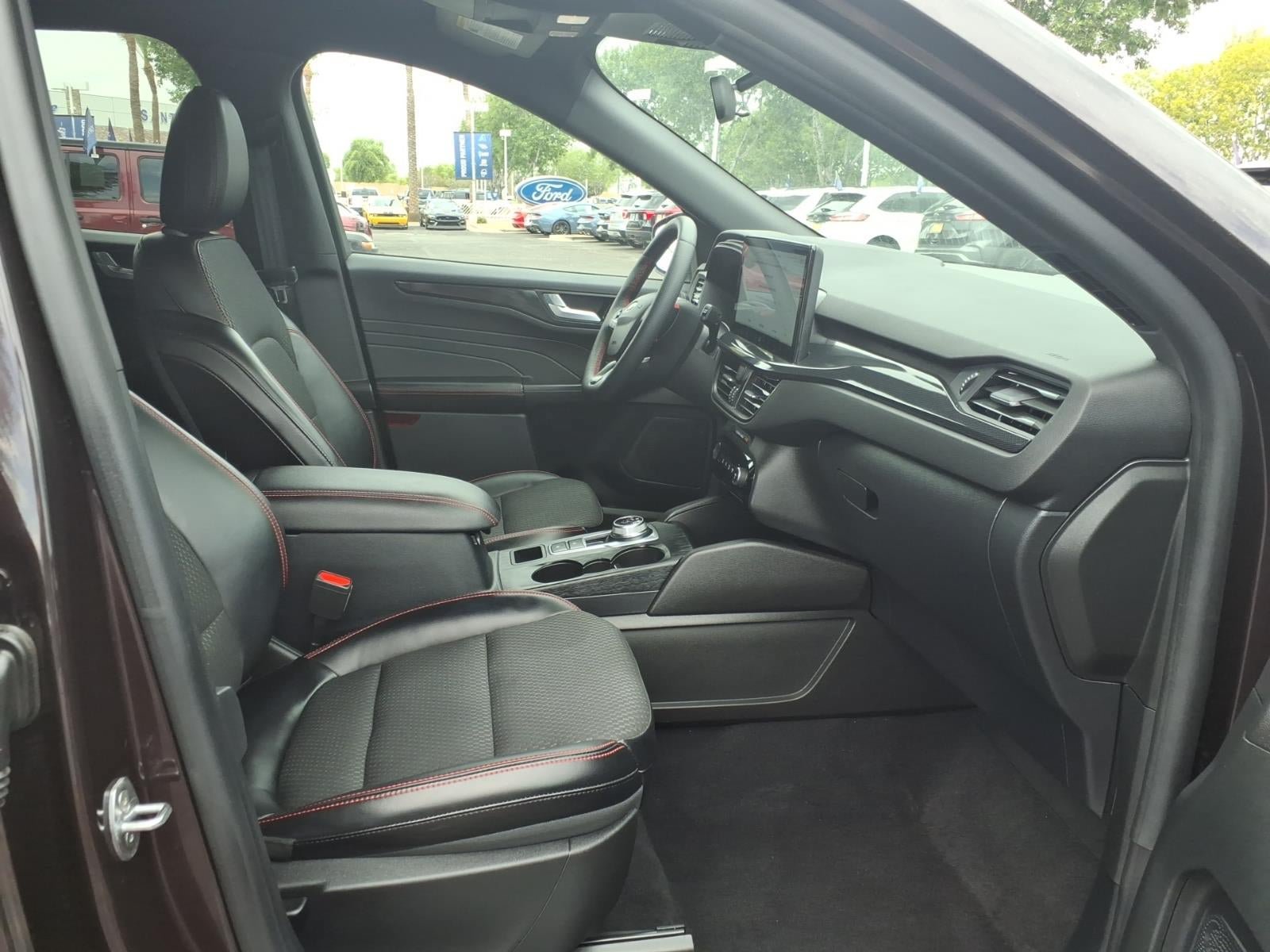 Certified 2023 Ford Escape ST-Line w/ Tech Pack #1 AWD/4WD image 11