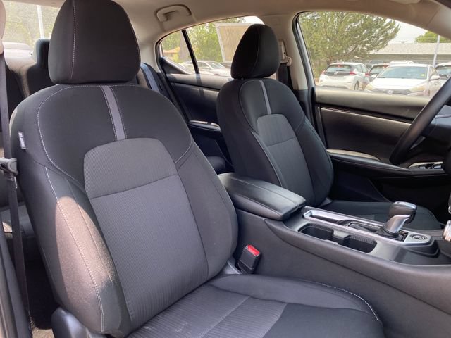 Used 2025 Nissan Sentra SV FWD image 9