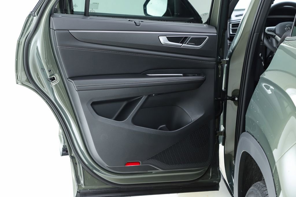 New 2026 Volkswagen Atlas Cross Sport SEL Premium R-Line image 17