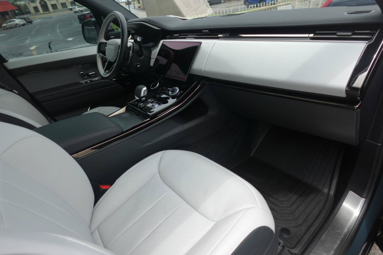 Used 2023 Land Rover Range Rover Sport SE Dynamic AWD/4WD image 8