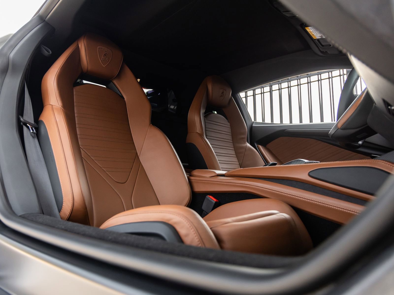 Used 2024 Lamborghini Revuelto AWD/4WD image 43