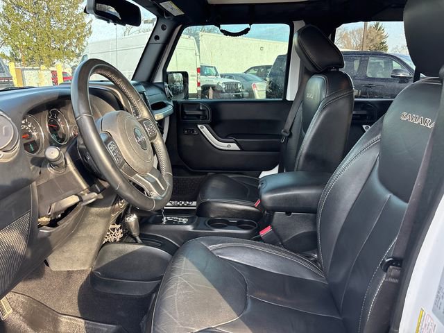 Used 2018 Jeep Wrangler Unlimited Sahara w/ Connectivity Group image 2