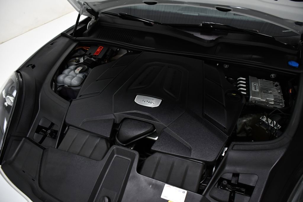 Used 2023 Porsche Cayenne AWD/4WD image 7
