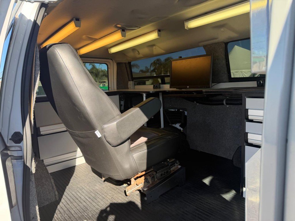 Used 2012 Ford E-250 and Econoline 250 w/ Premium Van Group image 16