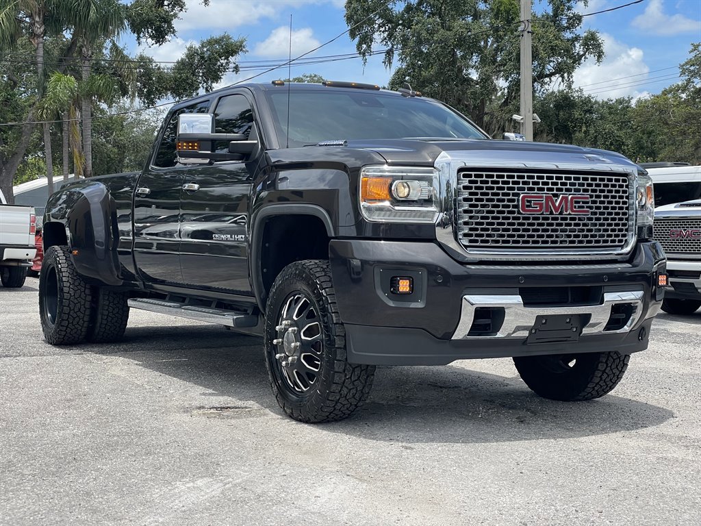 Used 2015 GMC Sierra 3500 Denali w/ Duramax Plus Package image 19