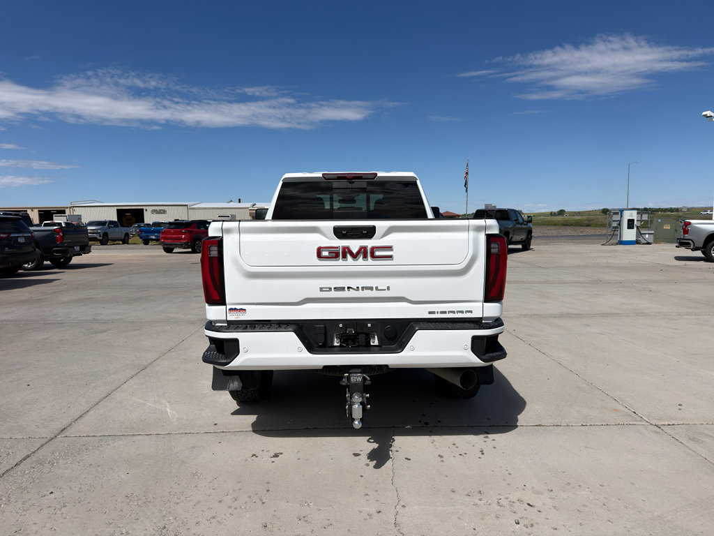 Used 2024 GMC Sierra 2500 Denali AWD/4WD image 4