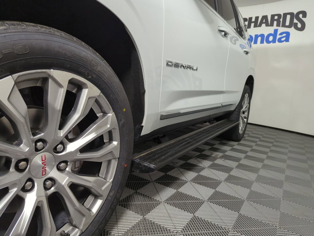 Used 2023 GMC Yukon Denali w/ LPO, Floor Liner Package image 32