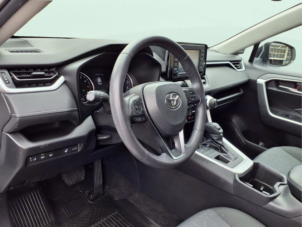 Used 2022 Toyota RAV4 XLE w/ Convenience Package image 15