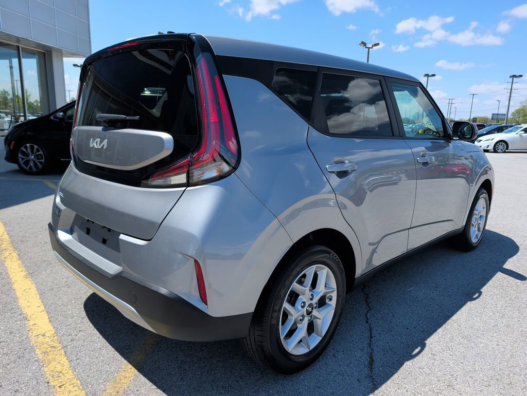 Used 2024 Kia Soul LX w/ Option Group 015 FWD image 7