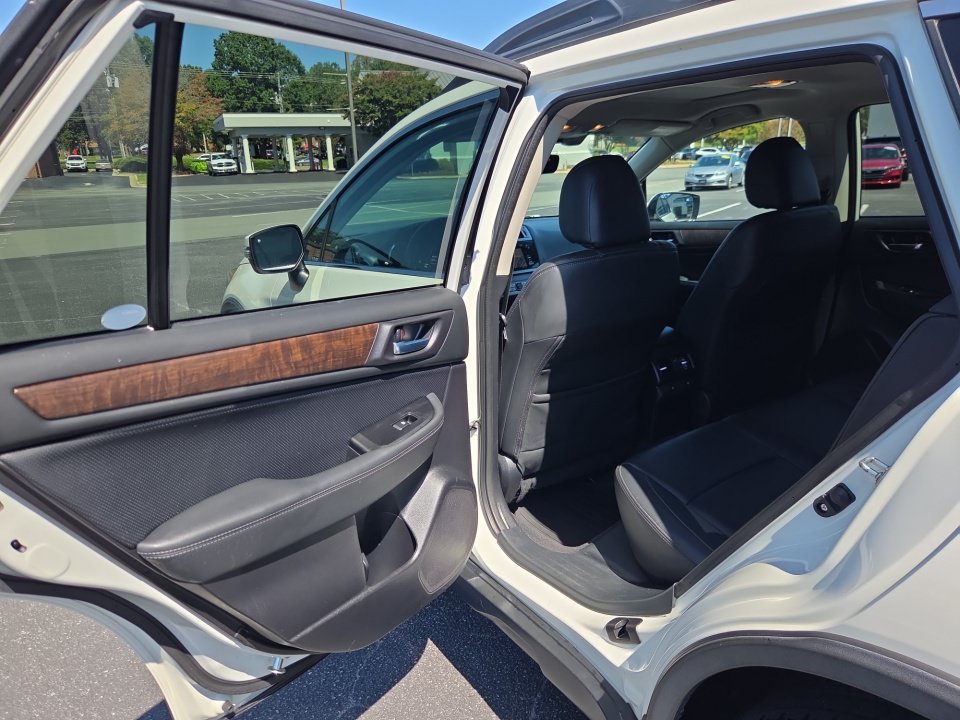 Used 2017 Subaru Outback 3.6R Limited AWD/4WD image 34