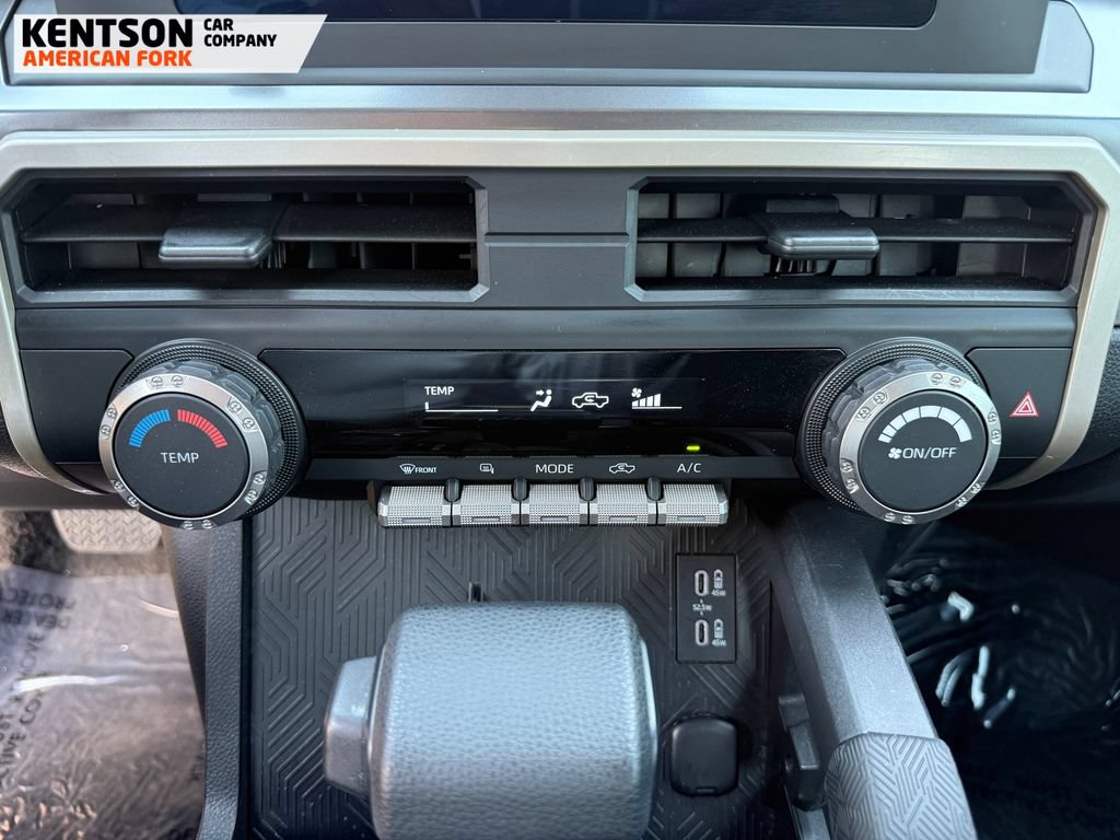 Used 2025 Toyota Tacoma SR5 AWD/4WD image 23